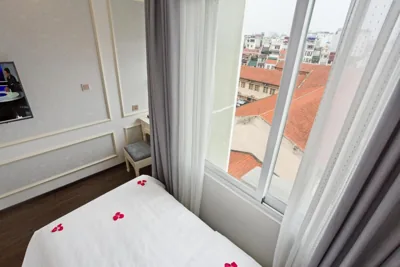 Camera Matrimoniale o Doppia con Letti Singoli Deluxe — Luxury Old Quarter Hotel & Gym